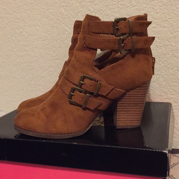 Booties - Picture 3 of 6